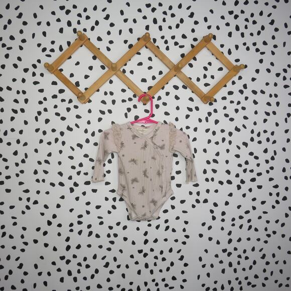 Jessica Simpson Butterfly Print Long Sleeve Baby Onesie - Picture 1 of 7